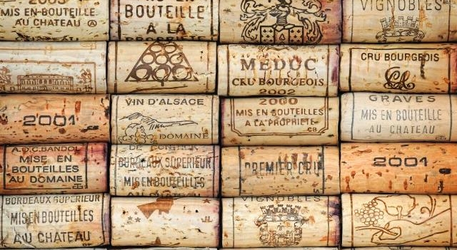 bouchon-vin-mis-en-bouteille-propriété-Fotolia.com.jpg