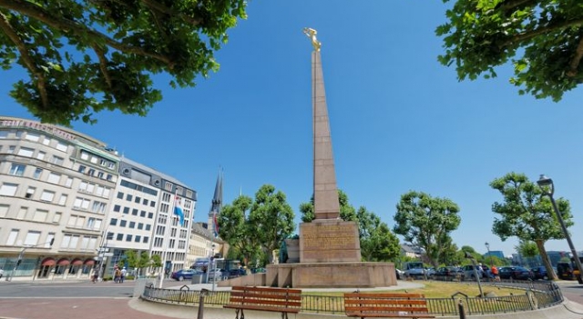 samuel_dhote_wall-street-luxembourg.jpg