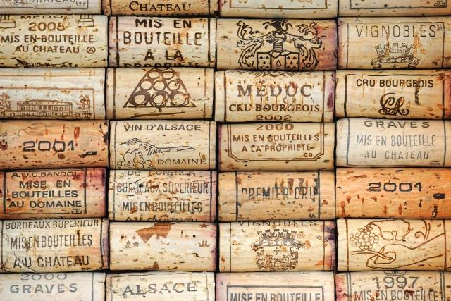 bouchon-vin-mis-en-bouteille-propriété-Fotolia.com.jpg