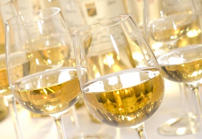 verres-vins-liquoreux-Fotolia.com.jpg Verres de vins liquoreux du Bordelais