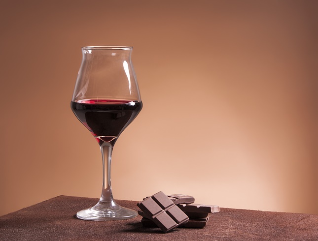 vin doux naturel rouge et chocolat