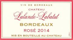 Les deux cabernets sont associés à parts égales dans ce vin pâle et brillant, agréablement fruité et anisé à l'olfaction. Une bonne attaque, franche et alerte, prélude à un palais bien équilibré, à la fois rond, tendre et frais. Un rosé élégant.