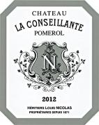 La Belle Connivence est le second vin de ce microdomaine. Ce 2012 affiche une robe jeune, très foncée, à laquelle répond un nez intense, associant le moka et la vanille de l'élevage à des senteurs de baies noires et de noyau évoquant des raisins surmûris. Plein de vigueur et de jeunesse, le palais présente un caractère chaleureux, équilibré par d'élégants tanins boisés qui commencent à s'assouplir et permettront d'ouvrir cette bouteille sans trop attendre.