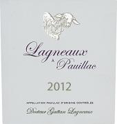 Année difficile, 2012 a connu un printemps humide (notamment avril, avec un épisode de grêle) qui a engendré une fécondation difficile. Juin et juillet ont fait alterner chaleur et humidité, avant un mois d'août qui a ramené une certaine stabilité. En définitive, le millésime a donné des maturités hétérogènes et conduit à un important travail de trie en septembre. Un « millésime de vigneron » donc, que Charles Chevallier et son équipe ont une fois de plus aisément apprivoisé, obtenant un vin très sombre et profond, qui ne se livre pas aisément : un boisé fort élégant (épices douces, tabac, moka) au premier nez, peu à peu relayé par les fruits noirs et de délicates notes de rose. La bouche attaque sans temps mort, d'emblée puissante, ample, dense et riche, bâtie sur des tanins vigoureux et un boisé racé et dominateur. La finale, d'une rare longueur, très nette, apporte une belle fraîcheur. Un pauillac monacal, très classique, à ne surtout pas ouvrir avant de nombreuses années.