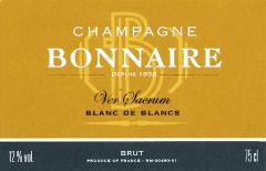 déjà goûté à plusieurs reprises, ce millésime associant deux tiers de pinot noir et un tiers de chardonnay vinifiés en fût garde son caractère puissant, avec un nez opulent, entre amande amère et fruits confits, et une bouche solaire et riche. La finale boisée est marquée par des notes chaleureuses de fruits à l'alcool et de fruits secs.