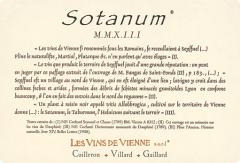 Viognier, roussanne et clairette sont assemblés dans cette cuvée à l'olfaction florale, minérale et discrètement boisée. Une ligne aromatique à laquelle fait écho un palais ample et rond, stimulé en finale par une touche végétale agréable qui apporte un supplément de fraîcheur et de longueur.